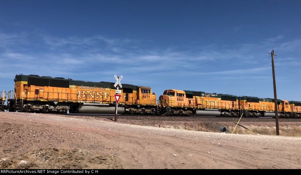 BNSF 8871/8864